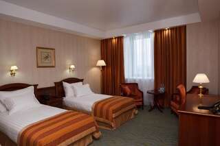 Гостиница Гранд Отель Видгоф Челябинск Стандартный двухместный номер с 1 кроватью или 2 отдельными кроватями-4